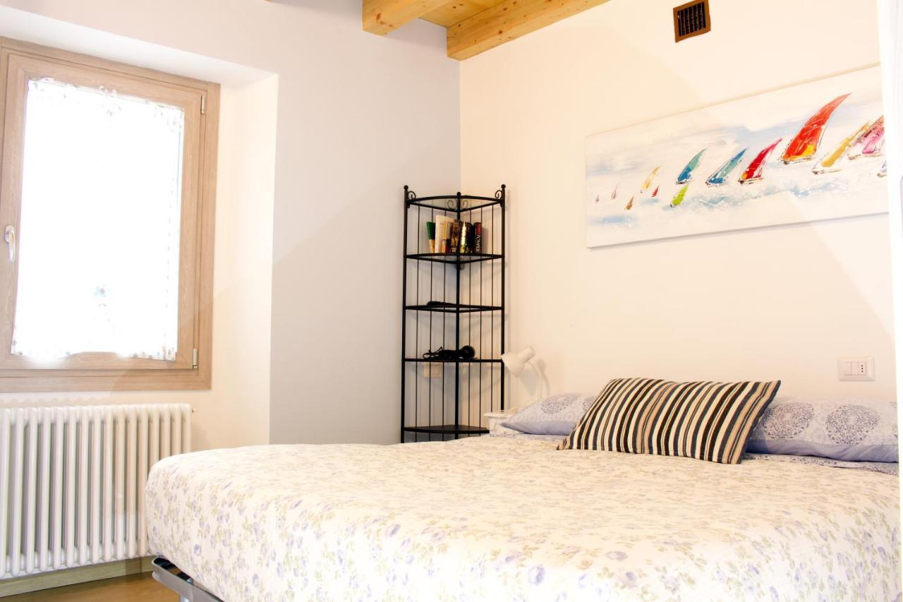 La Magnolia Guests House Bed and Breakfast Dervio Eksteriør billede
